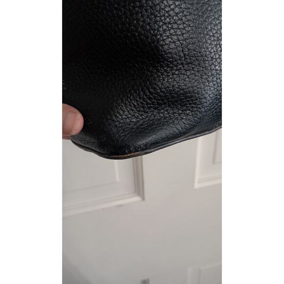 Dooney & Bourke Pebble collection Lexington black medium sized purse. Regency - Picture 10 of 12